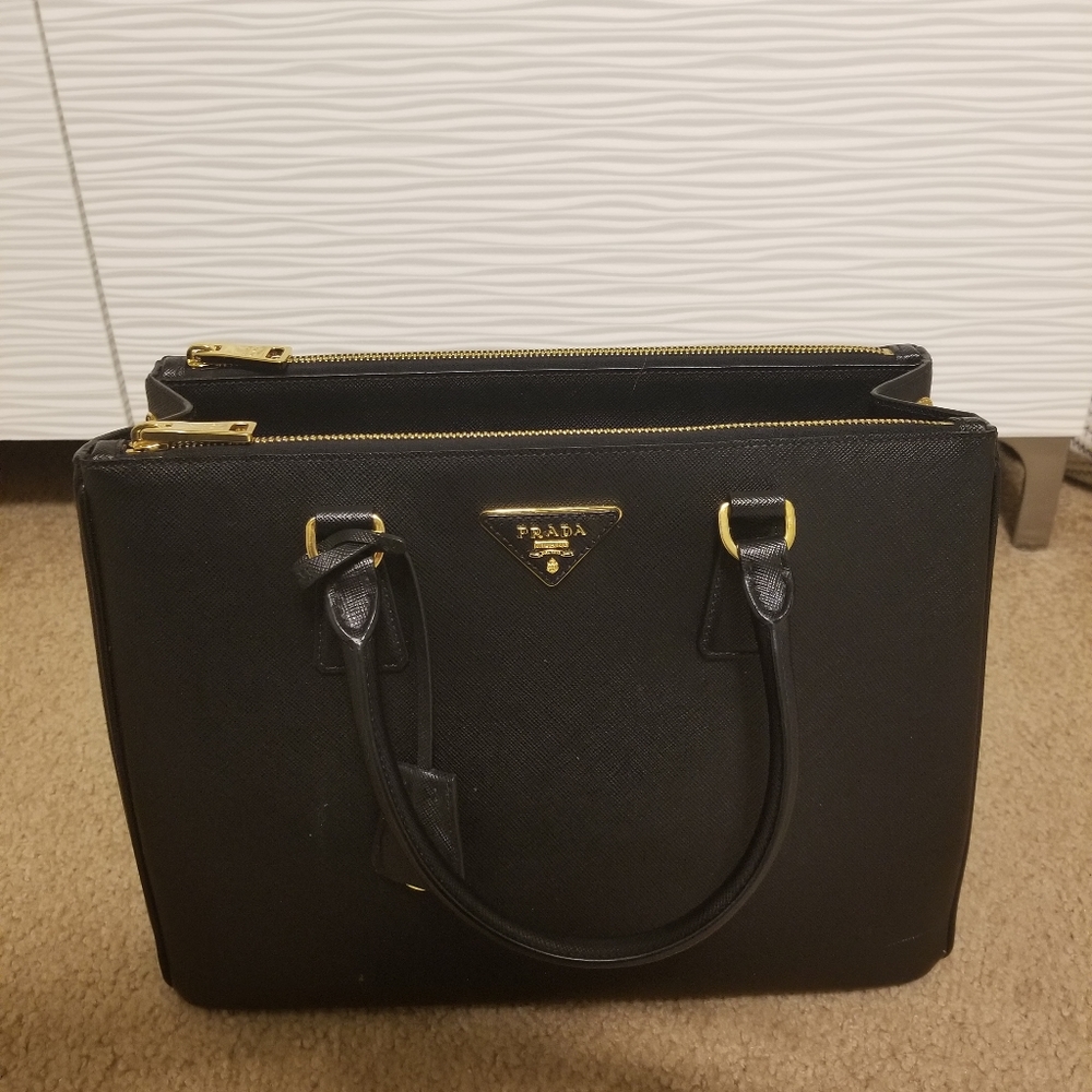 Prada Medium Galleria Tote  Bag WITH Prada Wallet